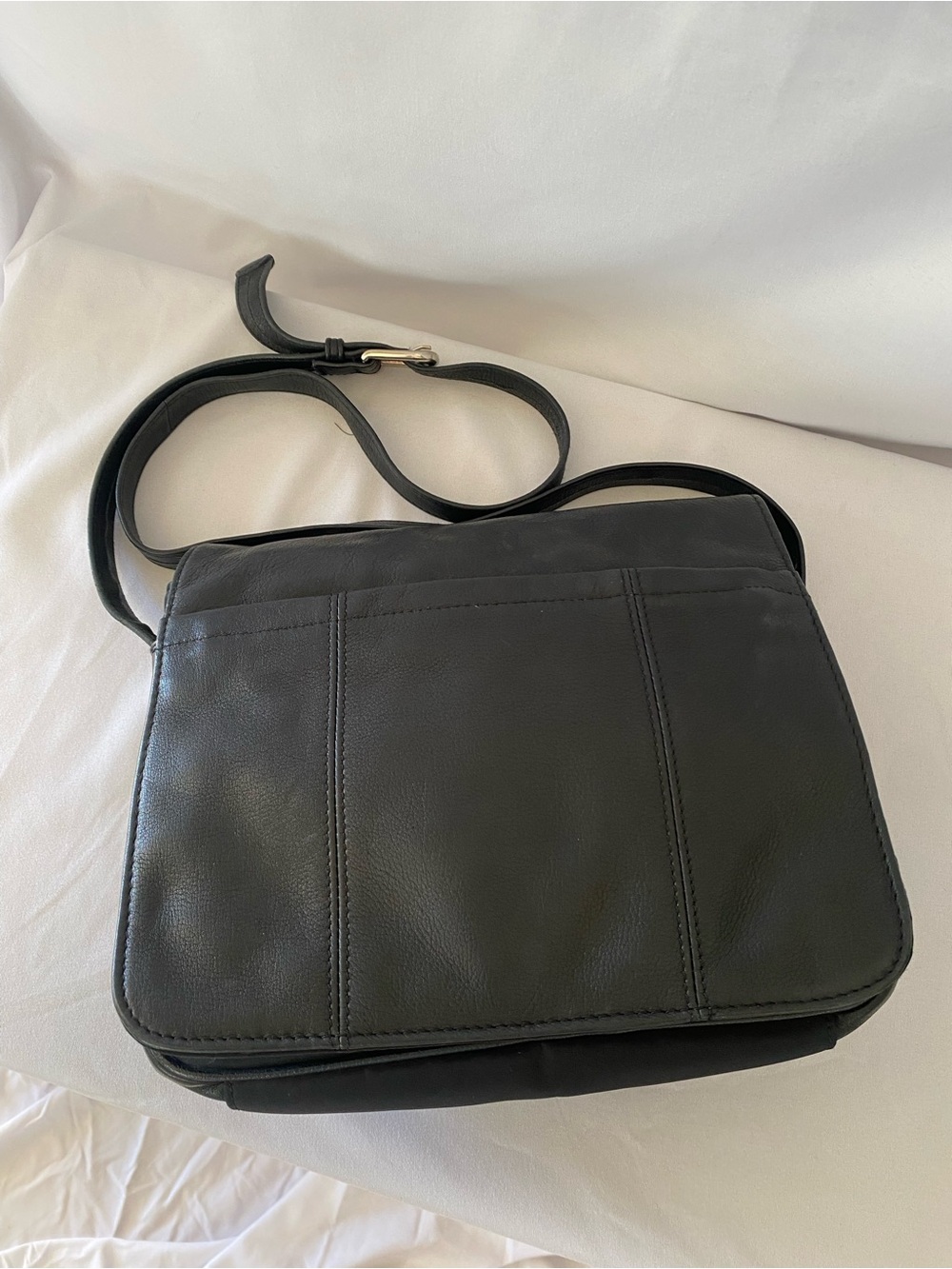 Wilsons Leather Black Messenger Crossbody Bag